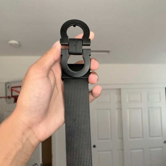 Black Ferragamo belt - Picture 1 of 1